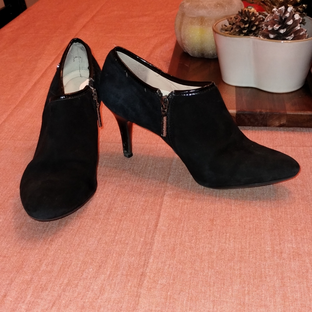 COPY - CALVIN KLEIN BLACK SUEDE ANKLE SHOES SIZE 8 1/2